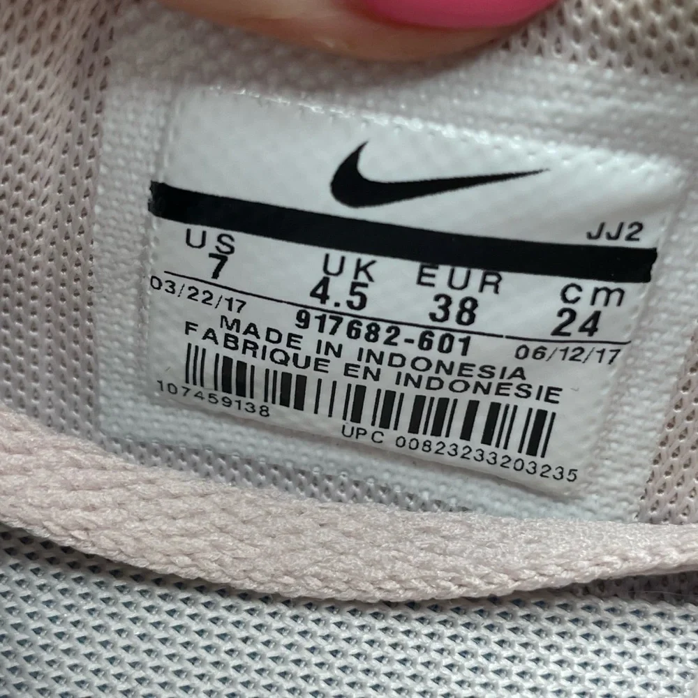 Nike Dualtone Racers women’s pink sneakers size 7